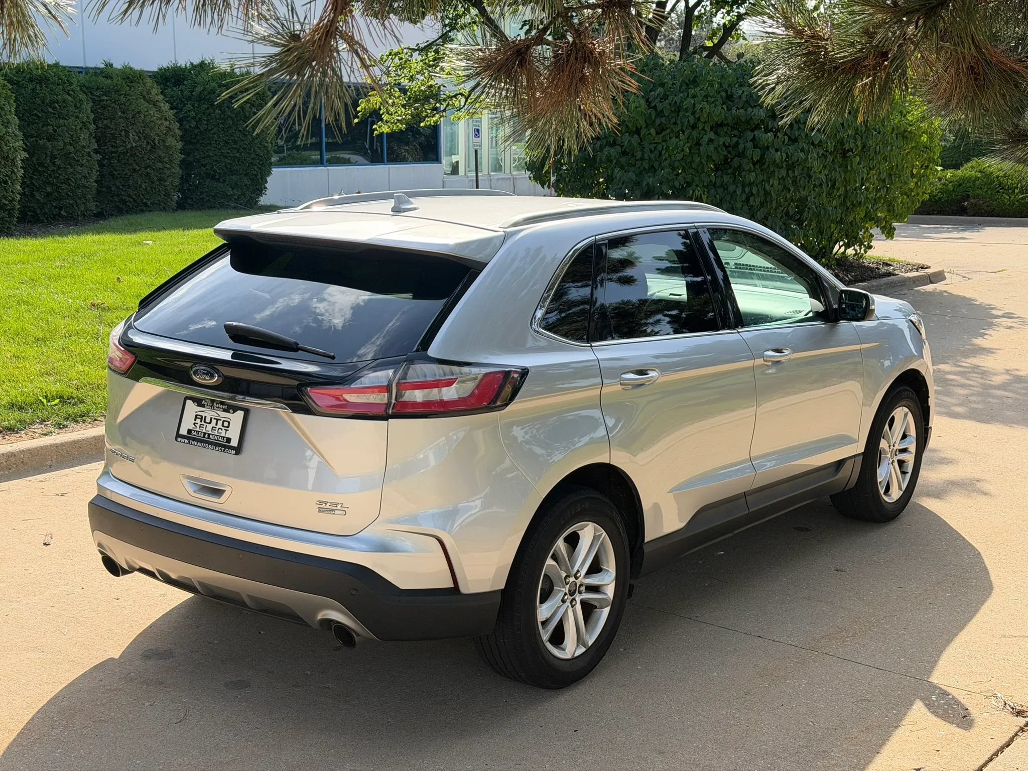 Used 2019 Ford Edge SEL w/ Equipment Group 201A AWD/4WD image 5