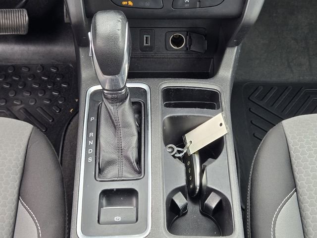 Used 2019 Ford Escape SE image 22