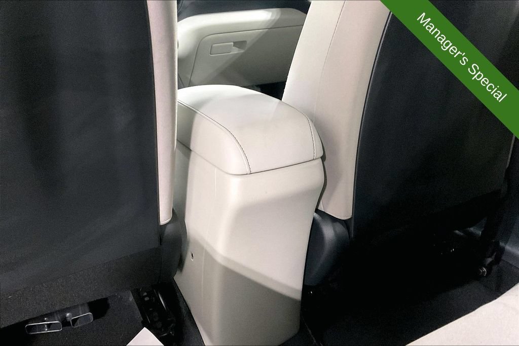 Used 2025 Kia Soul LX w/ LX Technology Package FWD image 30