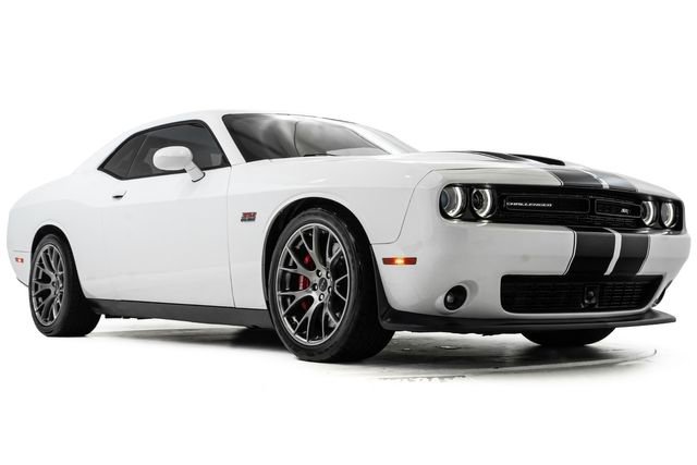 Used 2016 Dodge Challenger SRT w/ Technology Group image 6