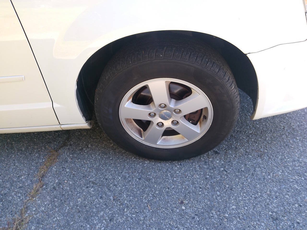 Used 2012 Dodge Grand Caravan SXT w/ Entertainment Group 1 FWD image 28