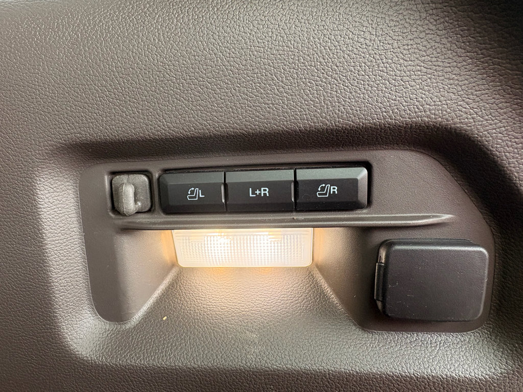 Used 2022 Ford Explorer Platinum w/ Equipment Group 601A image 12