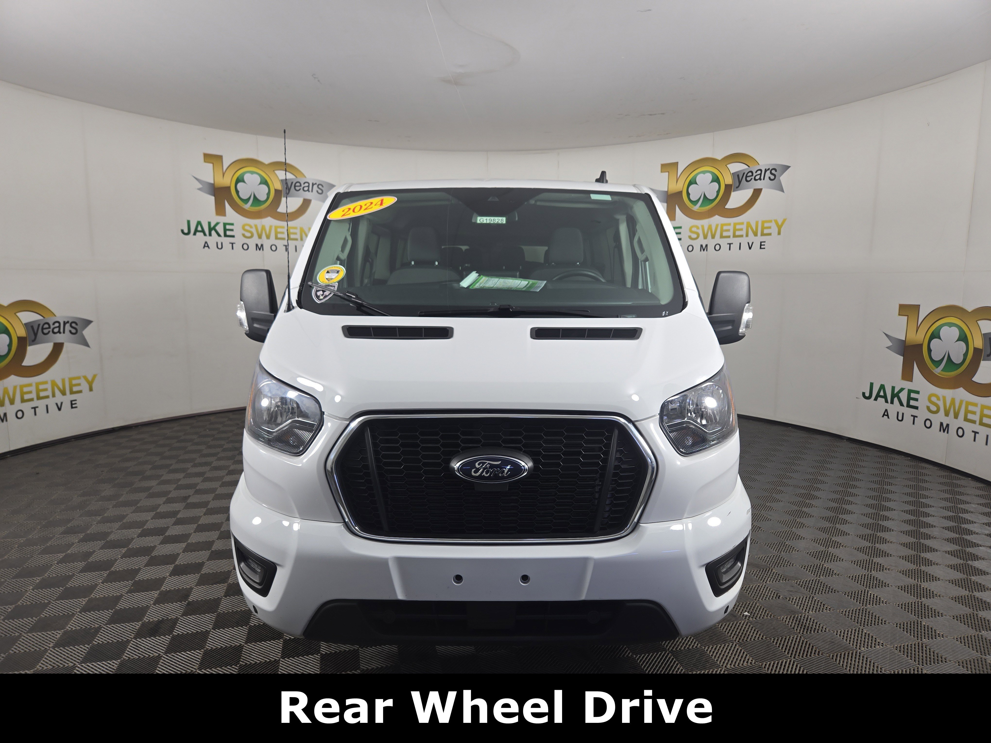 Used 2024 Ford Transit 350 XLT image 2