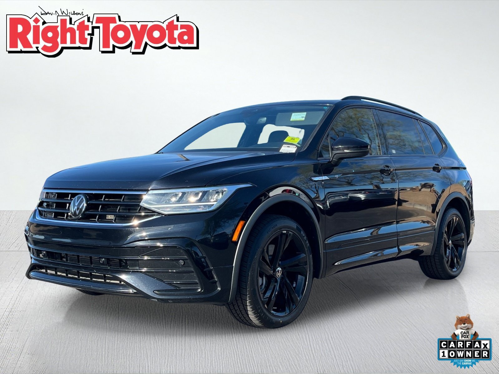 Used 2024 Volkswagen Tiguan SE R-Line