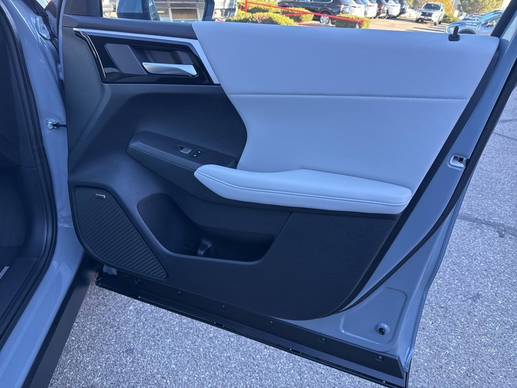 New 2025 Mitsubishi Outlander SE image 31