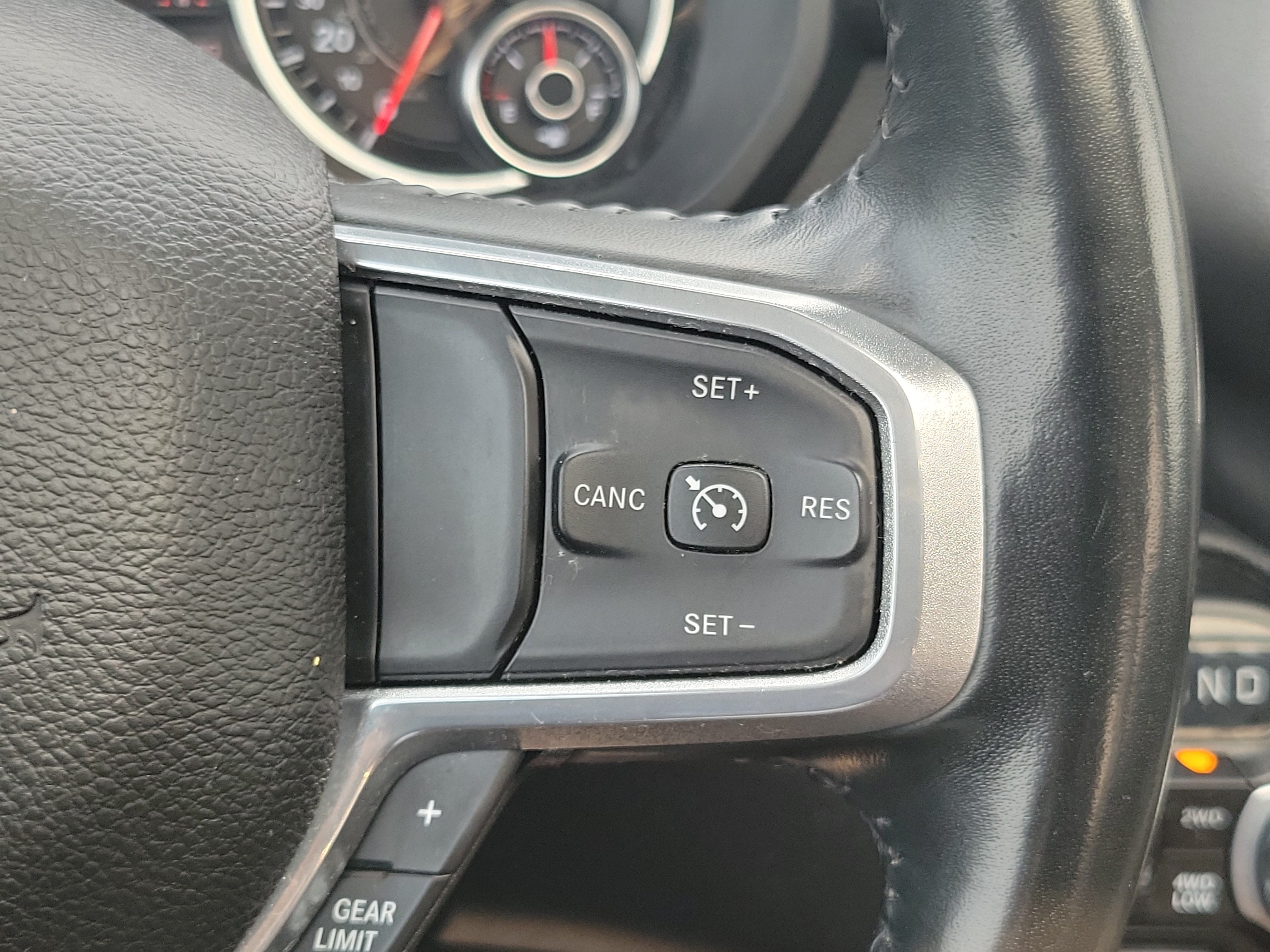 Used 2022 RAM 1500 Laramie AWD/4WD image 28