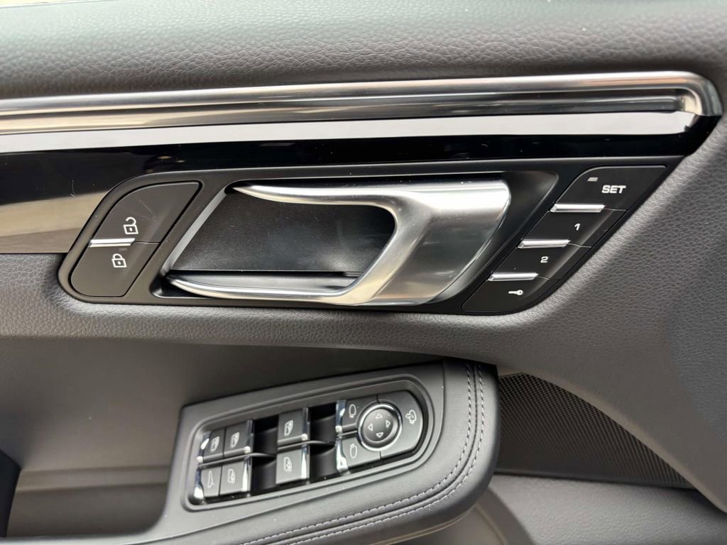 New 2026 Porsche Macan S image 24