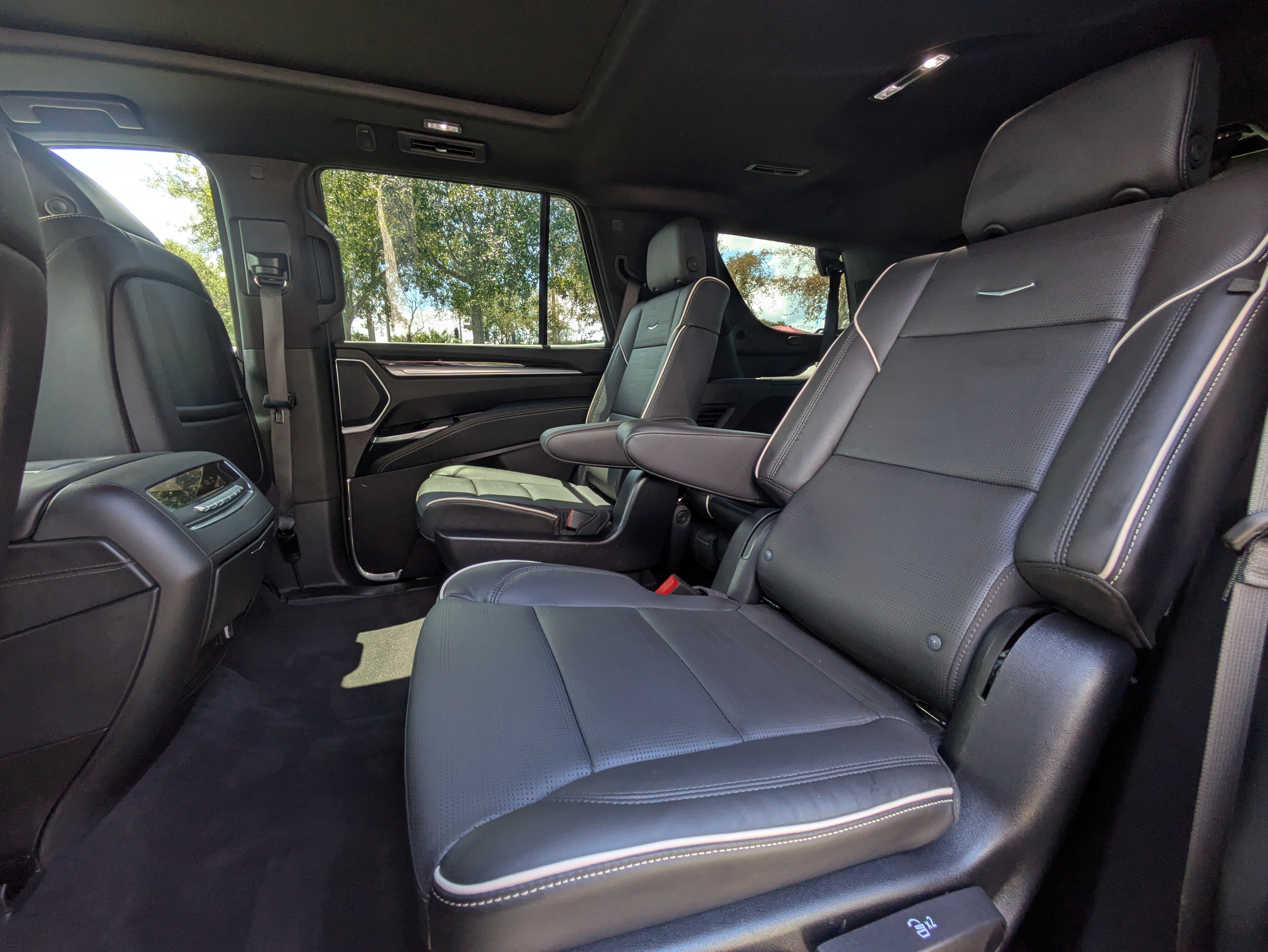 Used 2025 Cadillac Escalade Premium Luxury w/ Touring Package AWD/4WD image 12