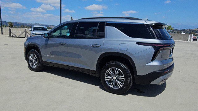 Used 2026 Chevrolet Traverse LT w/ Driver Confidence Package FWD image 6