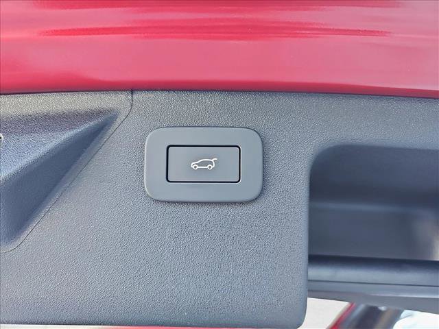 Used 2025 Land Rover Discovery Sport S image 13