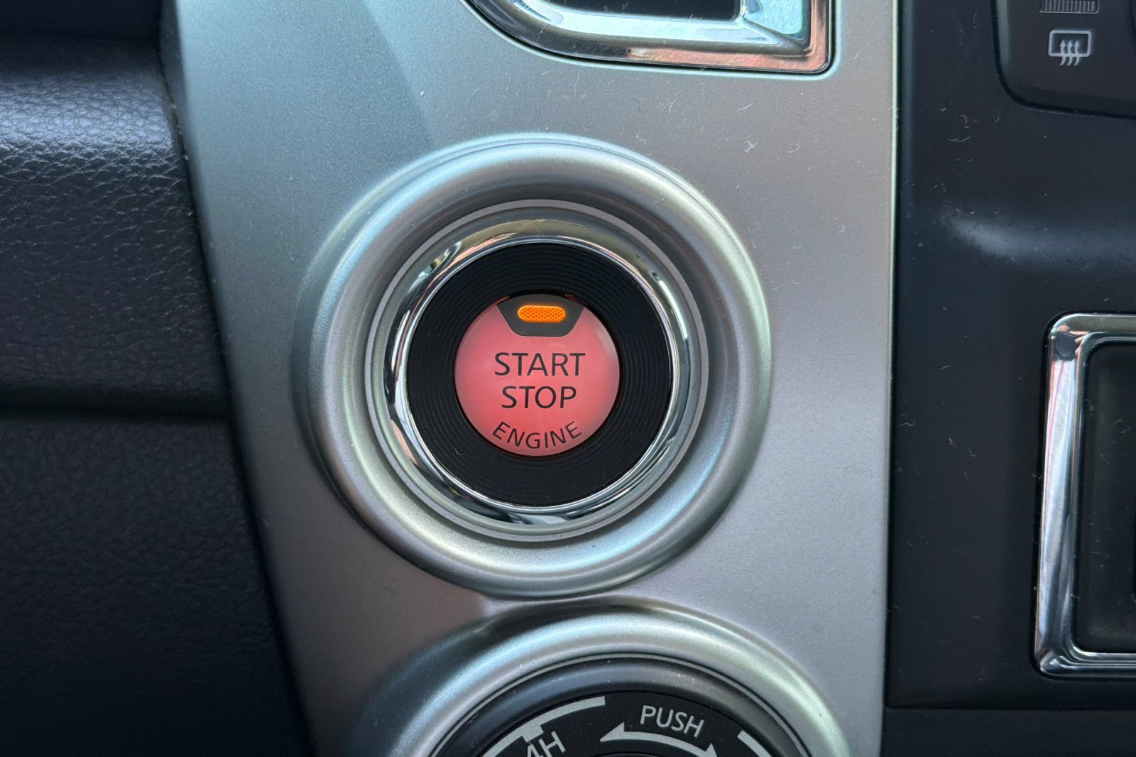 Used 2019 Nissan Titan SV w/ SV Convenience Package AWD/4WD image 19