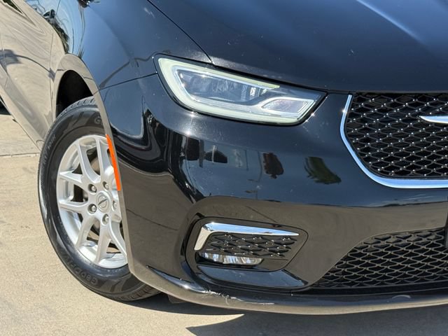 Used 2024 Chrysler Pacifica Touring-L FWD image 5