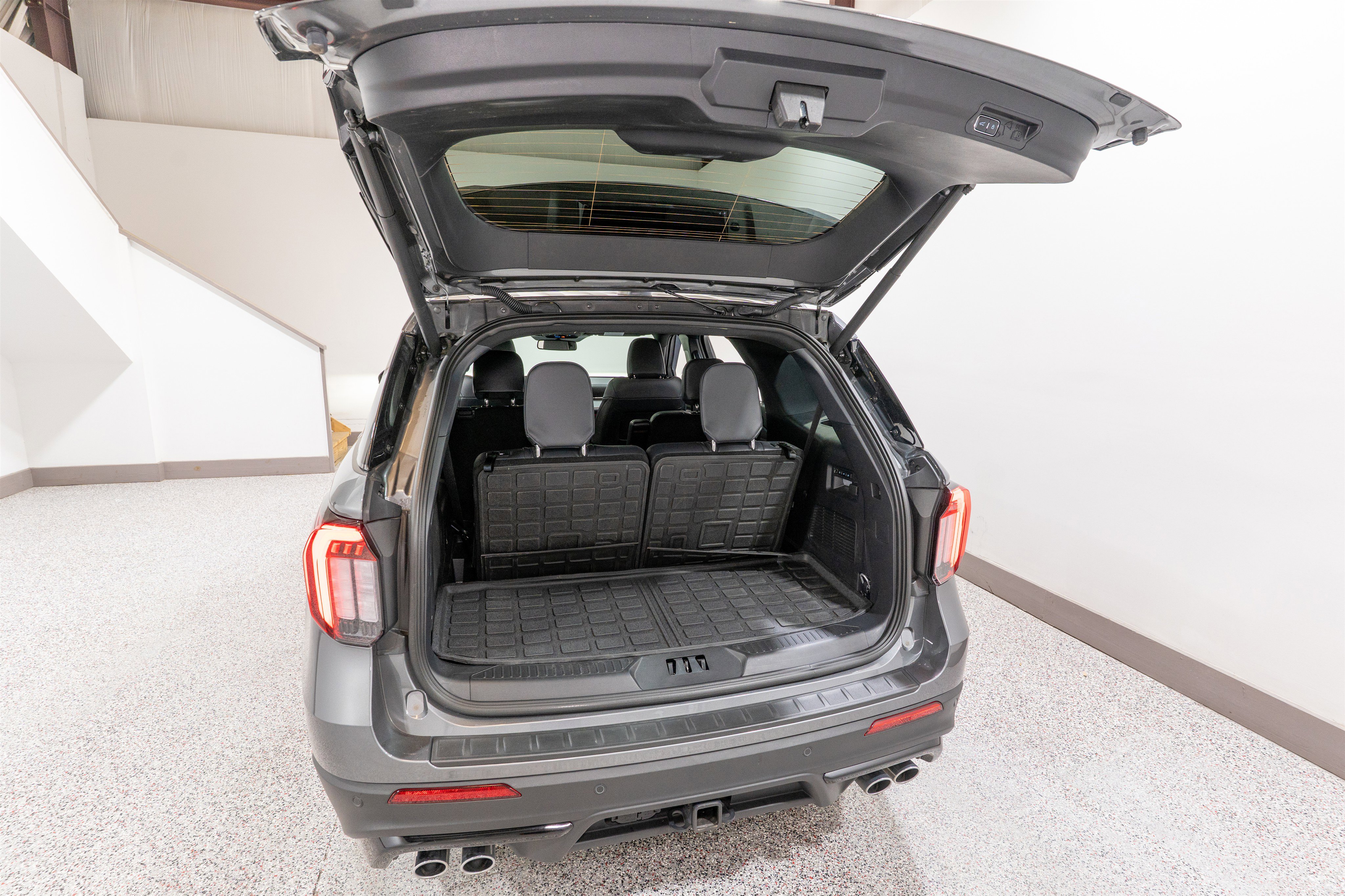 Used 2025 Ford Explorer ST w/ Sun And Sound Package image 36