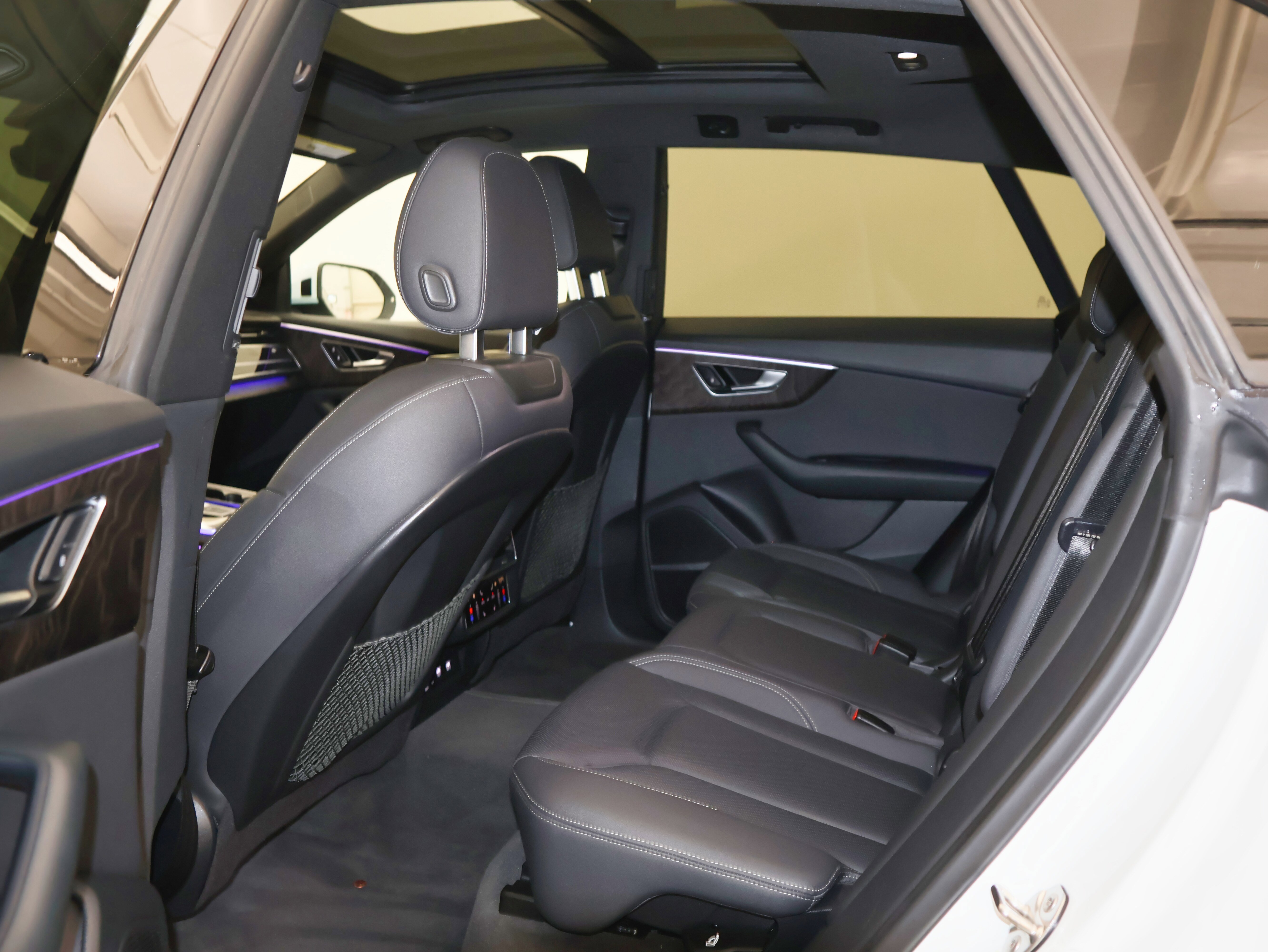 Used 2019 Audi Q8 Premium Plus w/ Premium Plus image 25