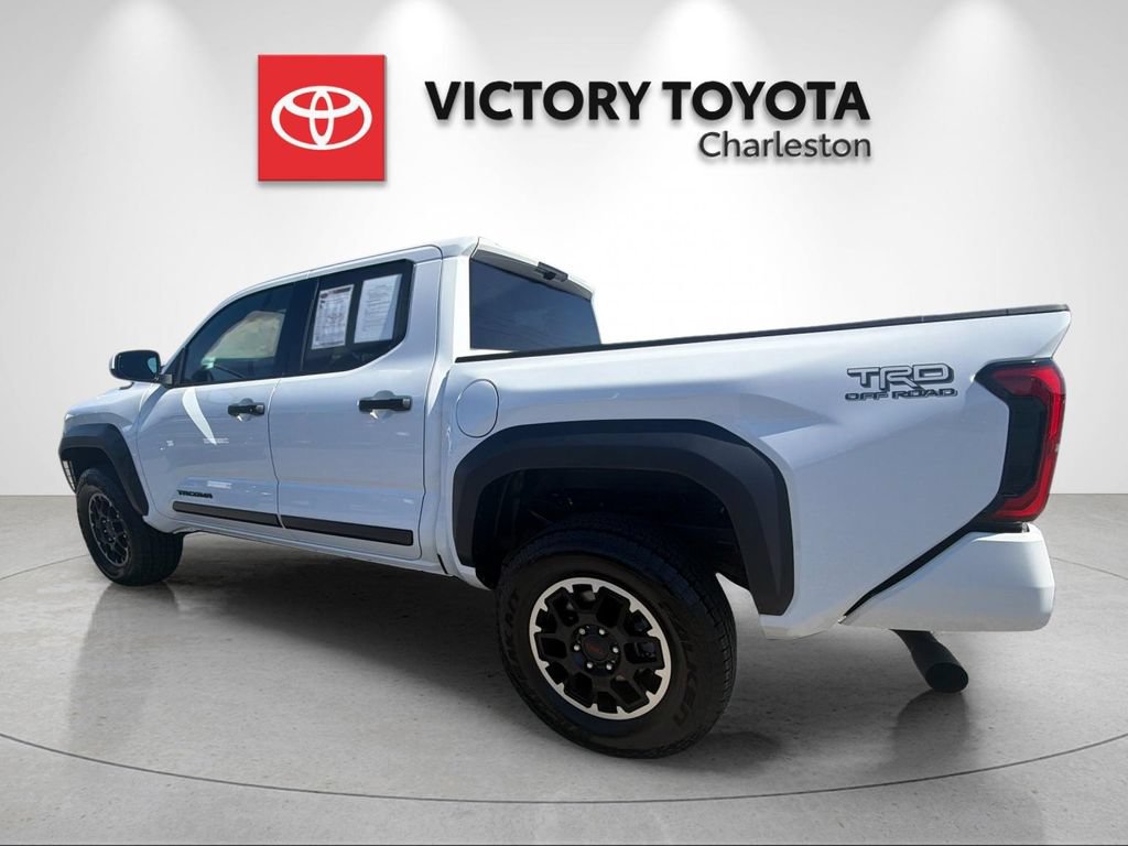 Used 2025 Toyota Tacoma TRD Off-Road AWD/4WD image 3