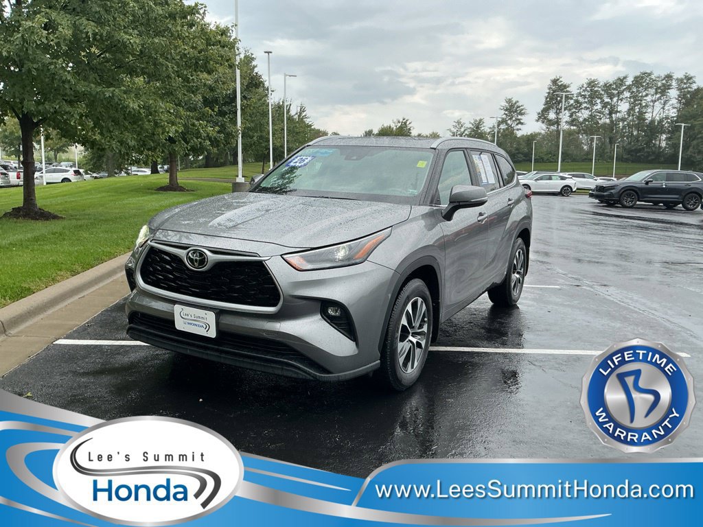 Used 2026 Toyota Highlander XLE AWD/4WD image 1