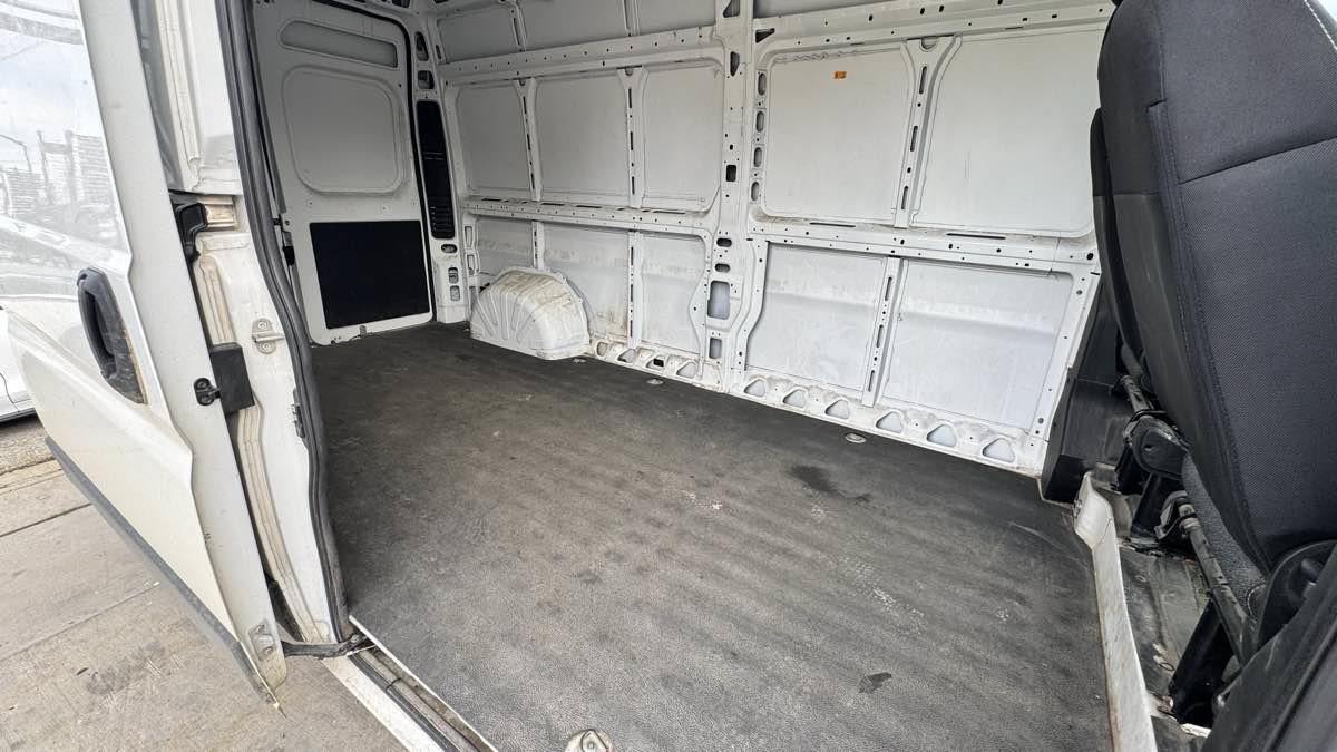 Used 2025 RAM ProMaster 2500 w/ Convenience Group FWD image 25