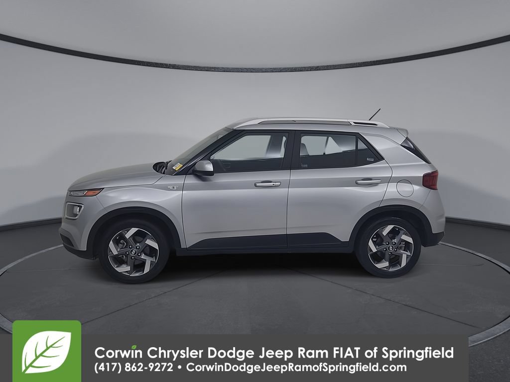 Used 2025 Hyundai Venue SEL FWD image 9