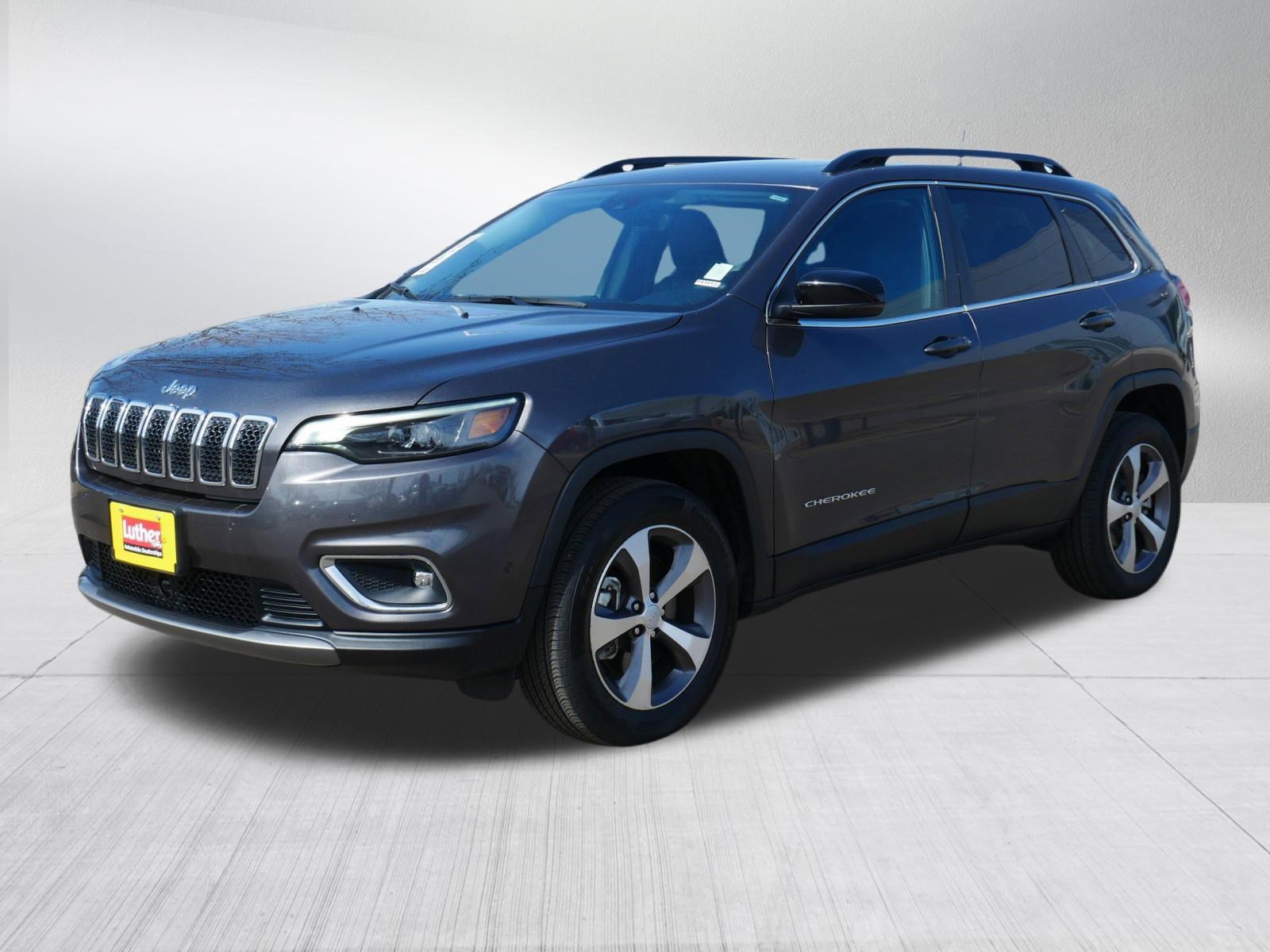 Certified 2022 Jeep Cherokee Limited image 3
