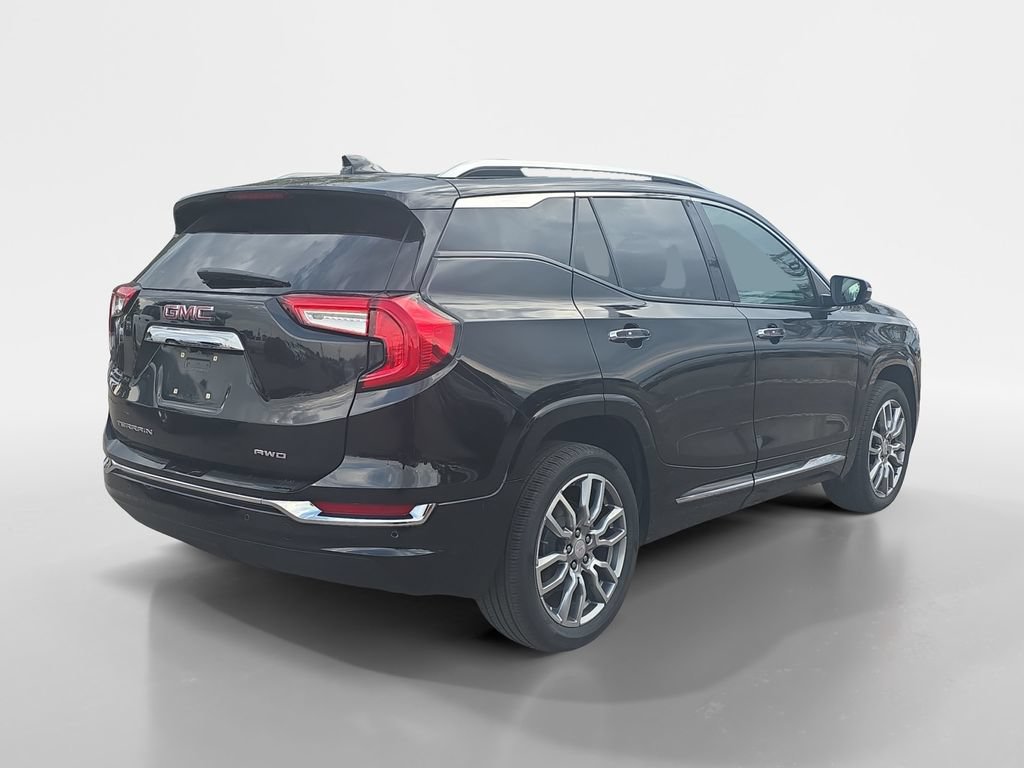 Used 2023 GMC Terrain Denali w/ Denali Premium Package AWD/4WD image 6