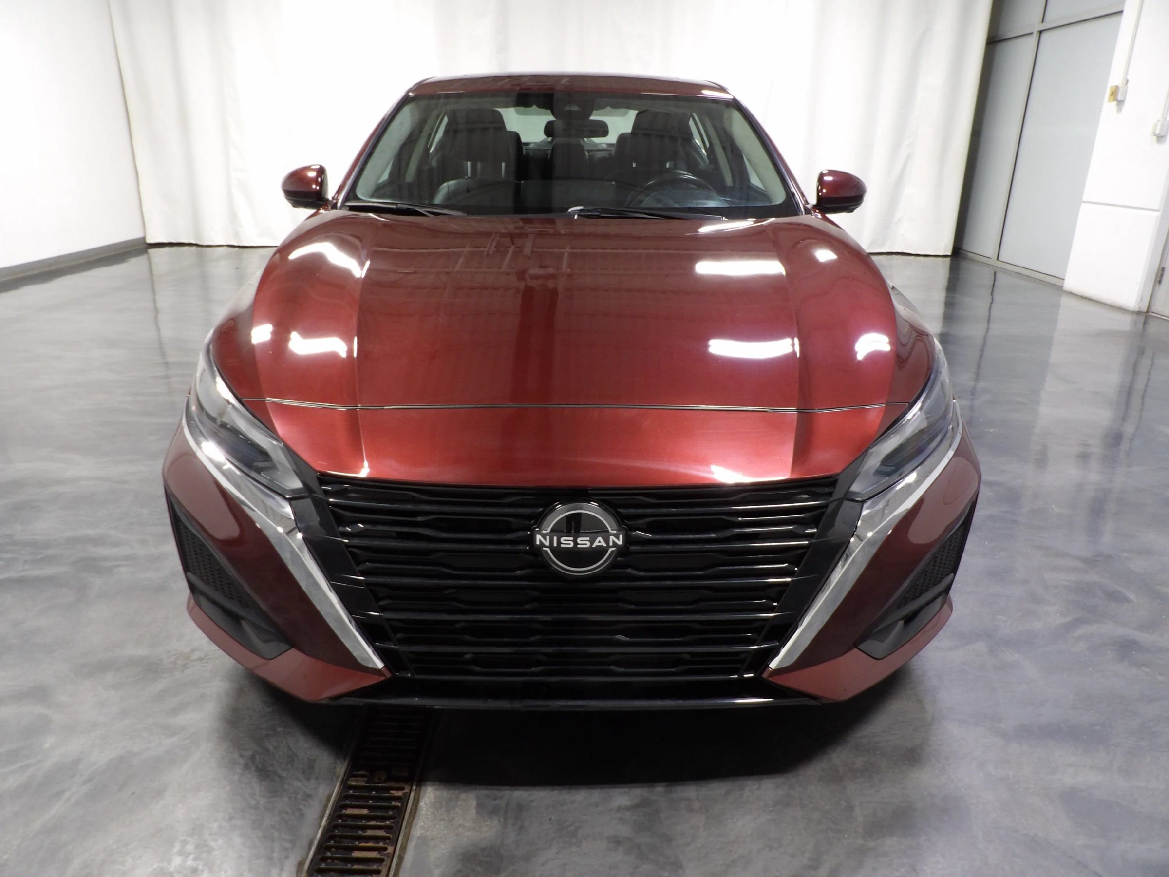 Used 2023 Nissan Altima 2.5 SL AWD/4WD image 2