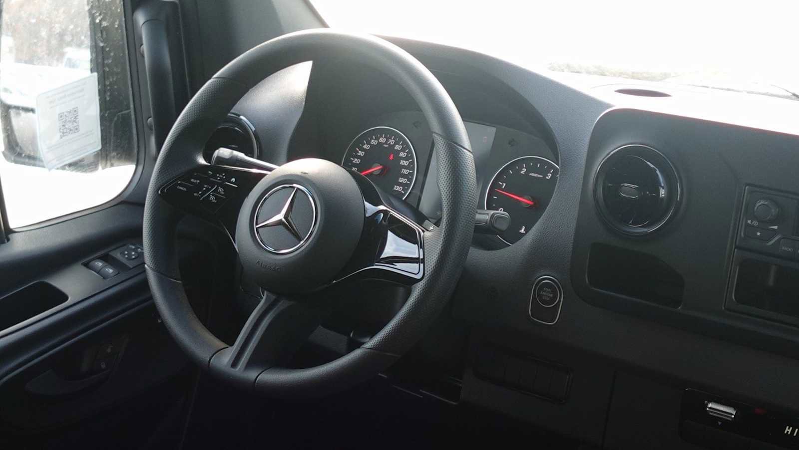 New 2025 Mercedes-Benz Sprinter 2500 image 21