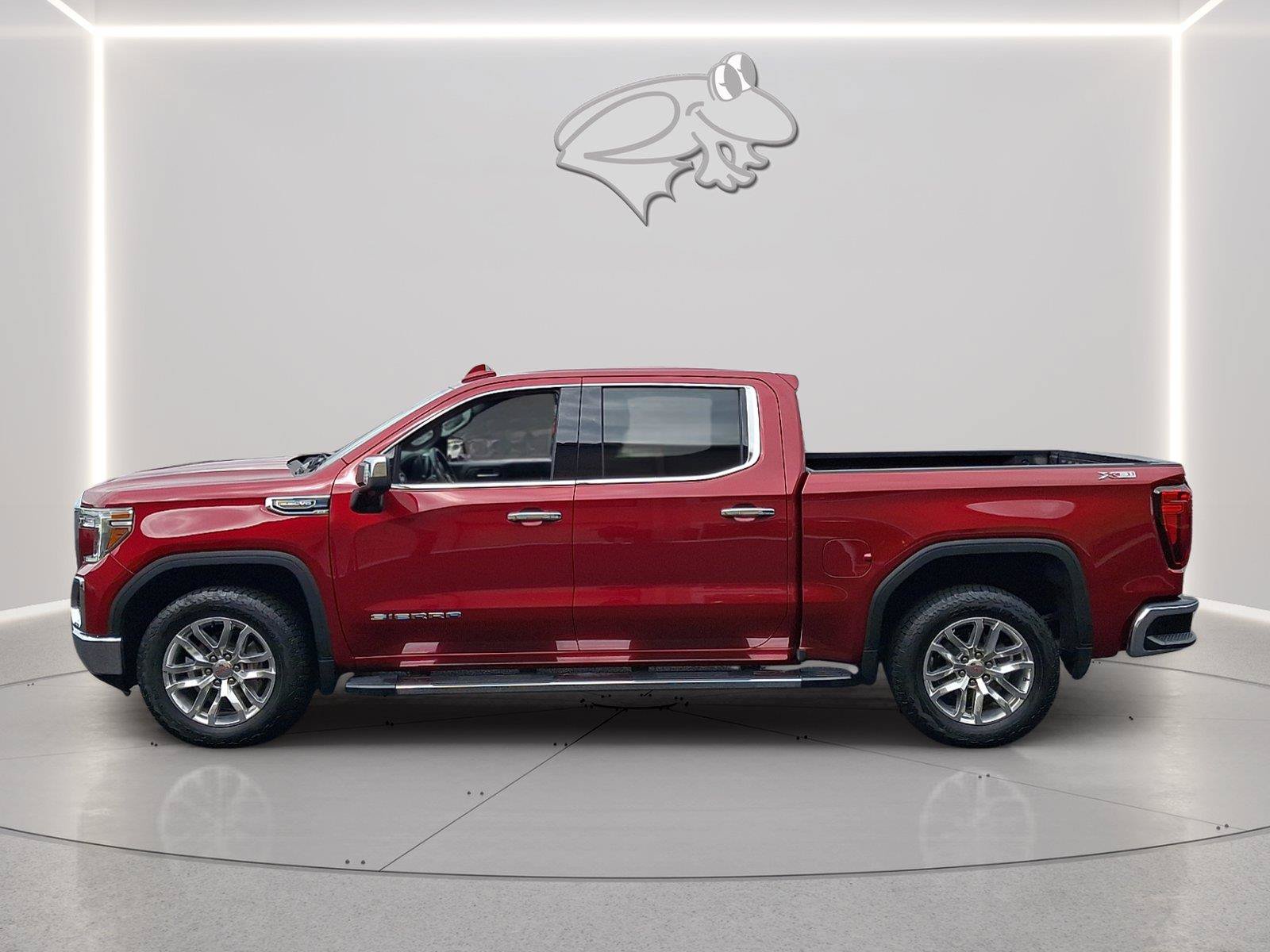 Used 2022 GMC Sierra 1500 SLT w/ SLT Premium Plus Package AWD/4WD image 2