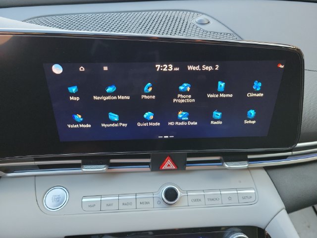 Used 2025 Hyundai Elantra Limited FWD image 23