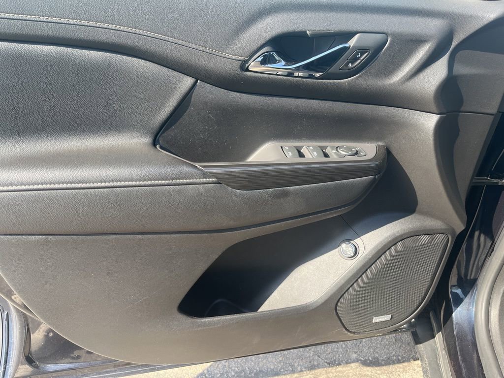 Used 2021 GMC Acadia SLT image 10