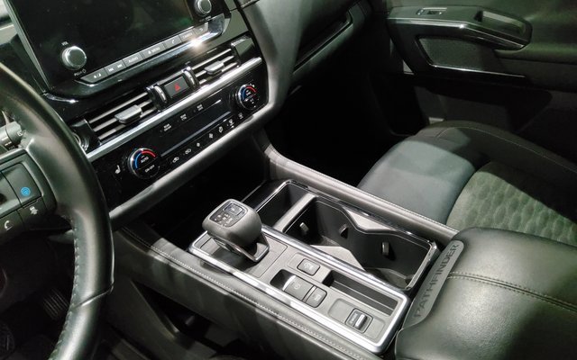 Used 2024 Nissan Pathfinder SV image 15