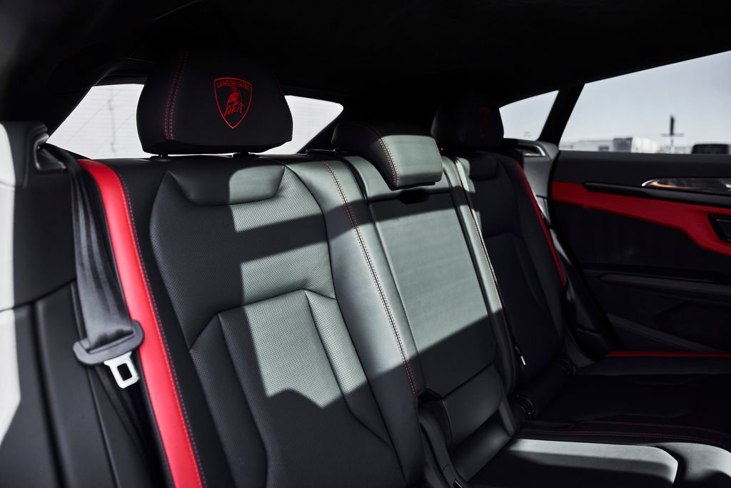 Used 2025 Lamborghini Urus S AWD/4WD image 43