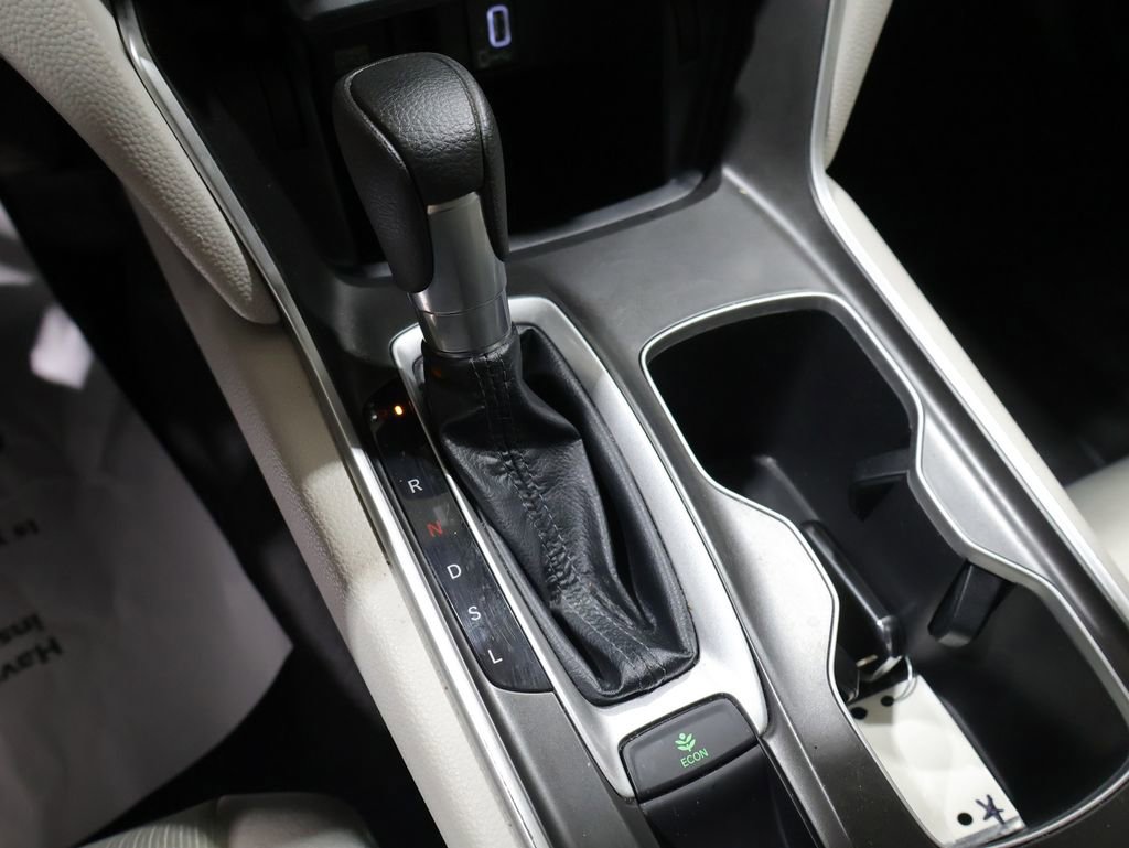 Used 2018 Honda Accord EX image 31