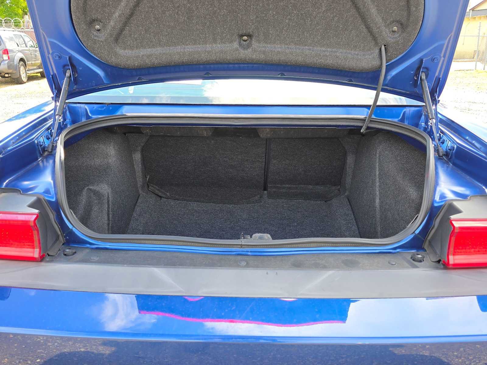 Used 2010 Dodge Challenger R/T RWD image 15