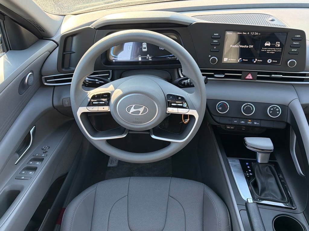 Used 2026 Hyundai Elantra SE image 14