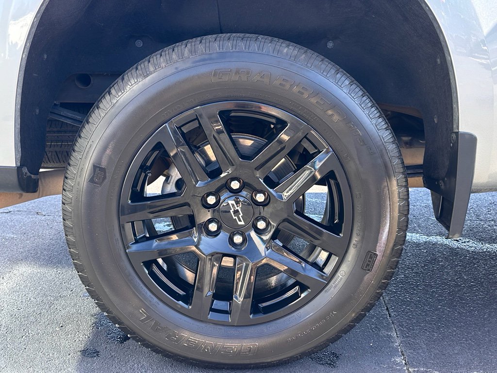 Used 2024 Chevrolet Silverado 1500 Custom w/ Dark Appearance Package image 10