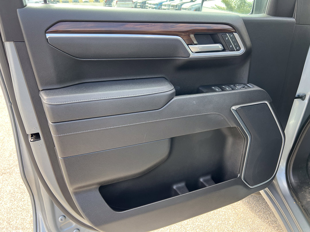 Used 2025 GMC Sierra 1500 SLT image 15