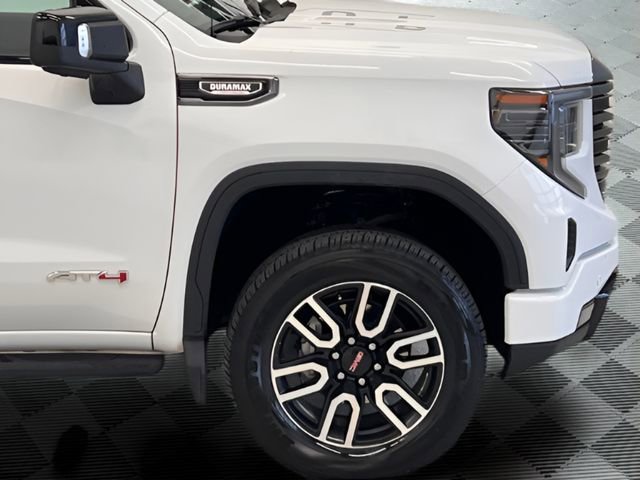 Used 2024 GMC Sierra 1500 AT4 w/ Technology Package image 10