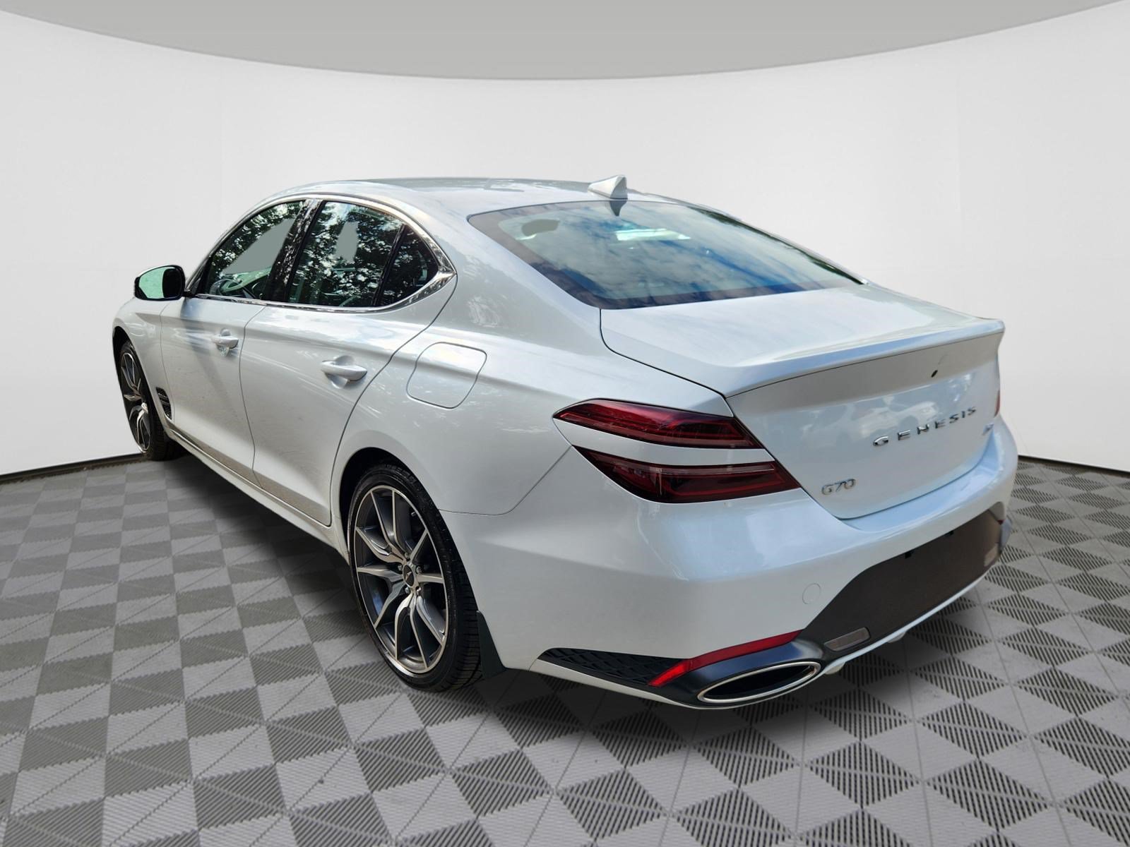 Used 2026 Genesis G70 2.5T AWD/4WD image 3