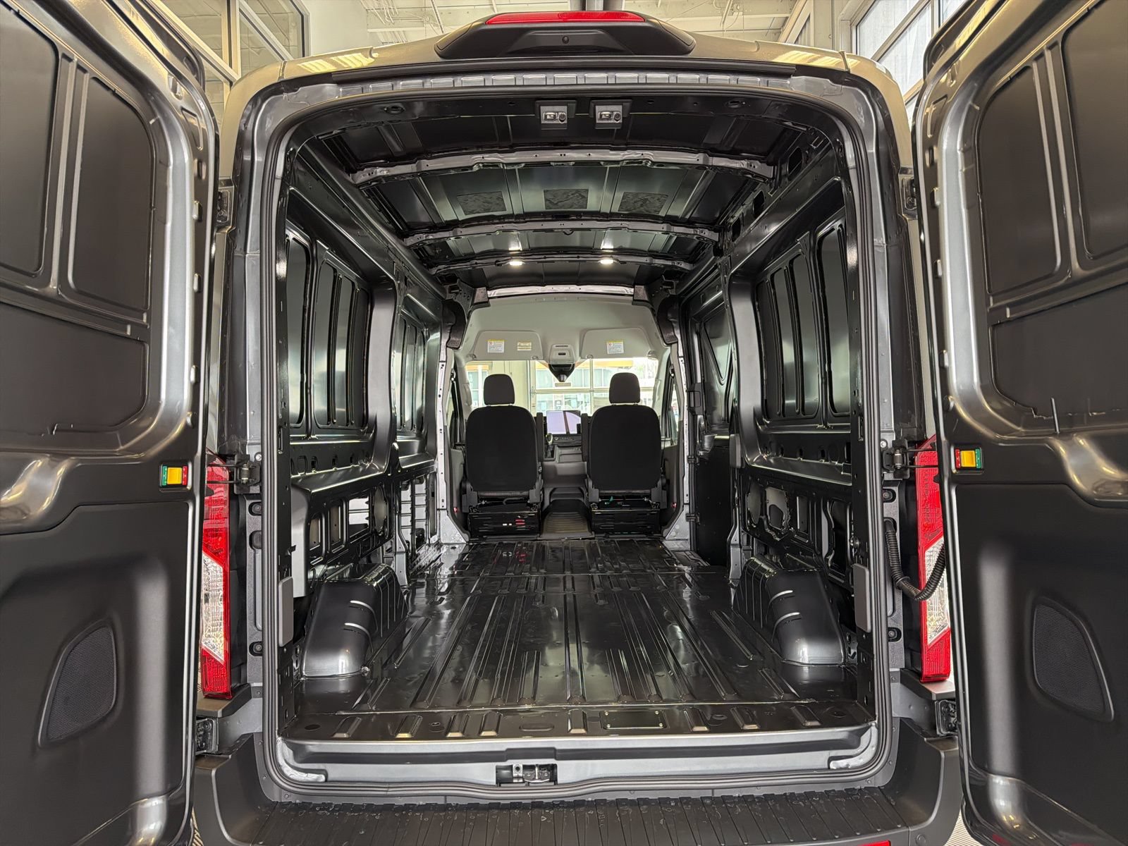 New 2026 Ford Transit 250 148 Medium Roof RWD image 10