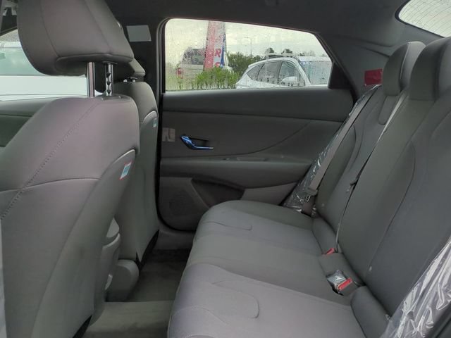New 2026 Hyundai Elantra SE FWD image 13