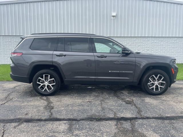 Used 2024 Jeep Grand Cherokee L Limited AWD/4WD image 17