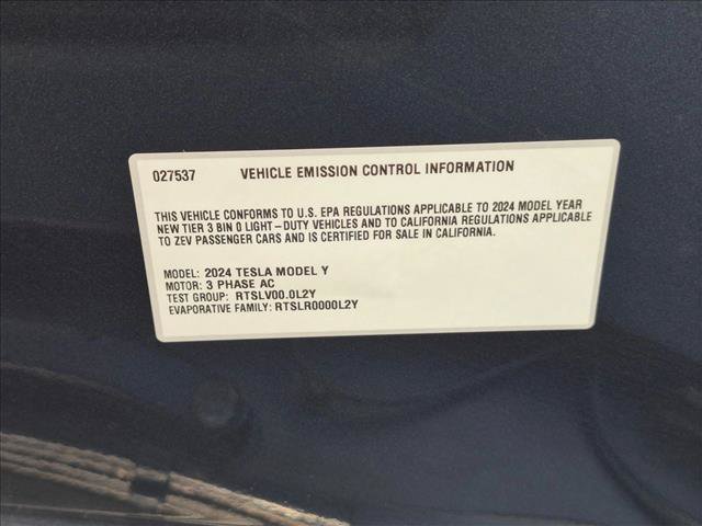 Used 2024 Tesla Model Y Long Range AWD/4WD image 25