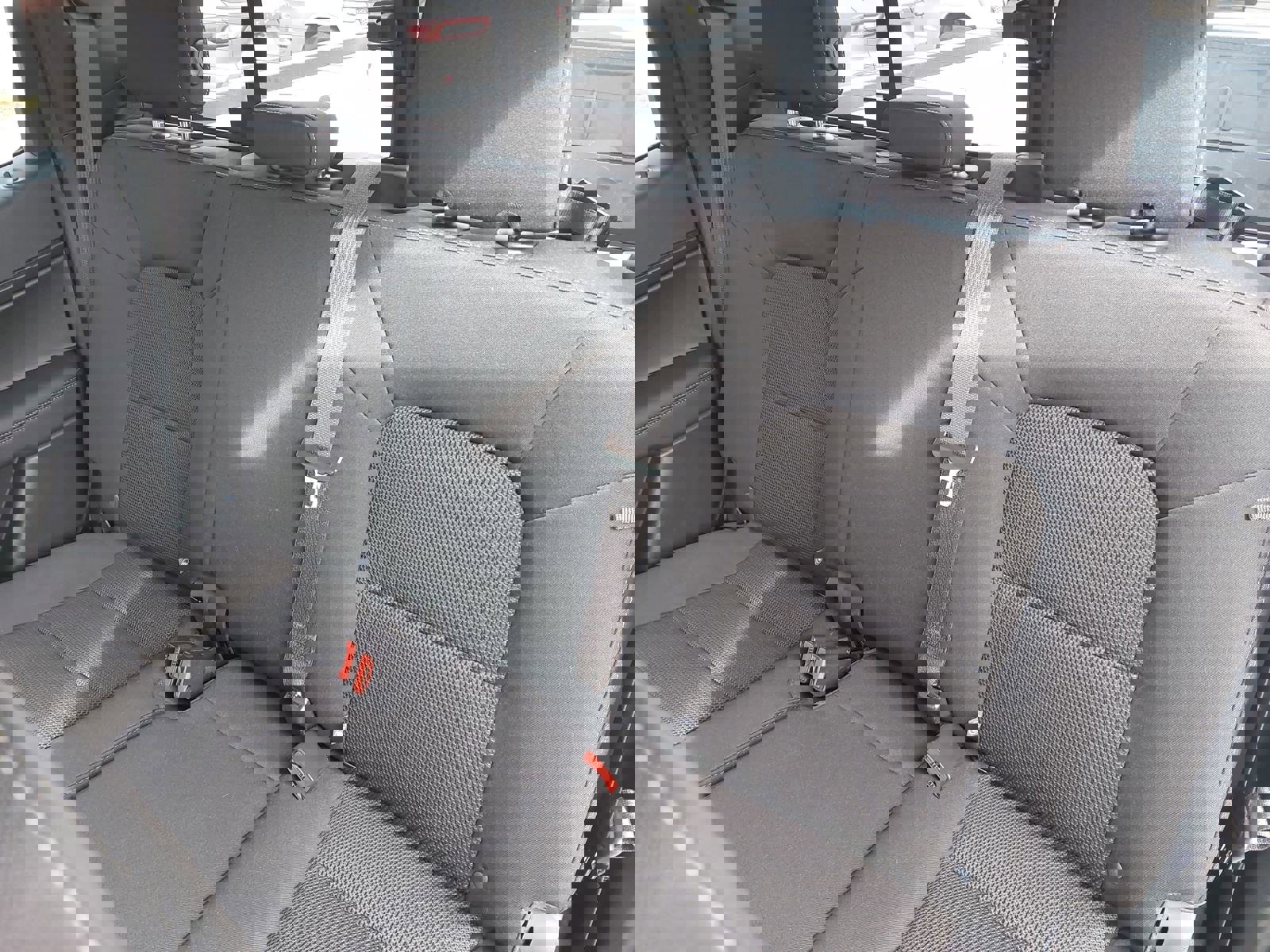 Used 2024 GMC Canyon Elevation w/ Convenience Package image 16