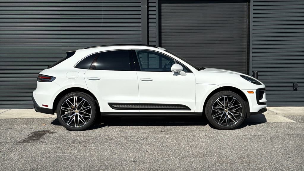 Used 2026 Porsche Macan AWD/4WD image 25
