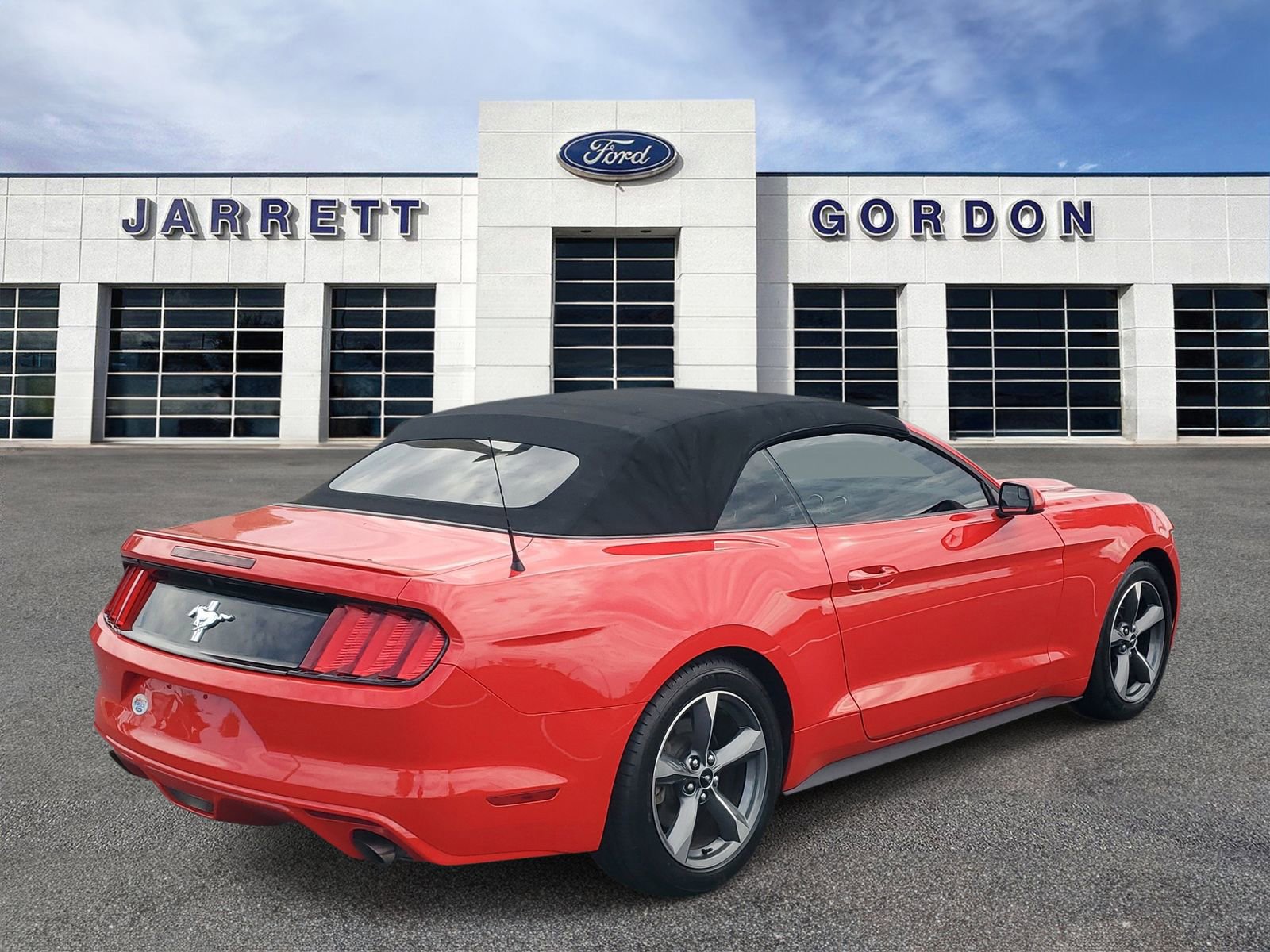 Used 2016 Ford Mustang Convertible w/ Equipment Group 051A RWD image 4