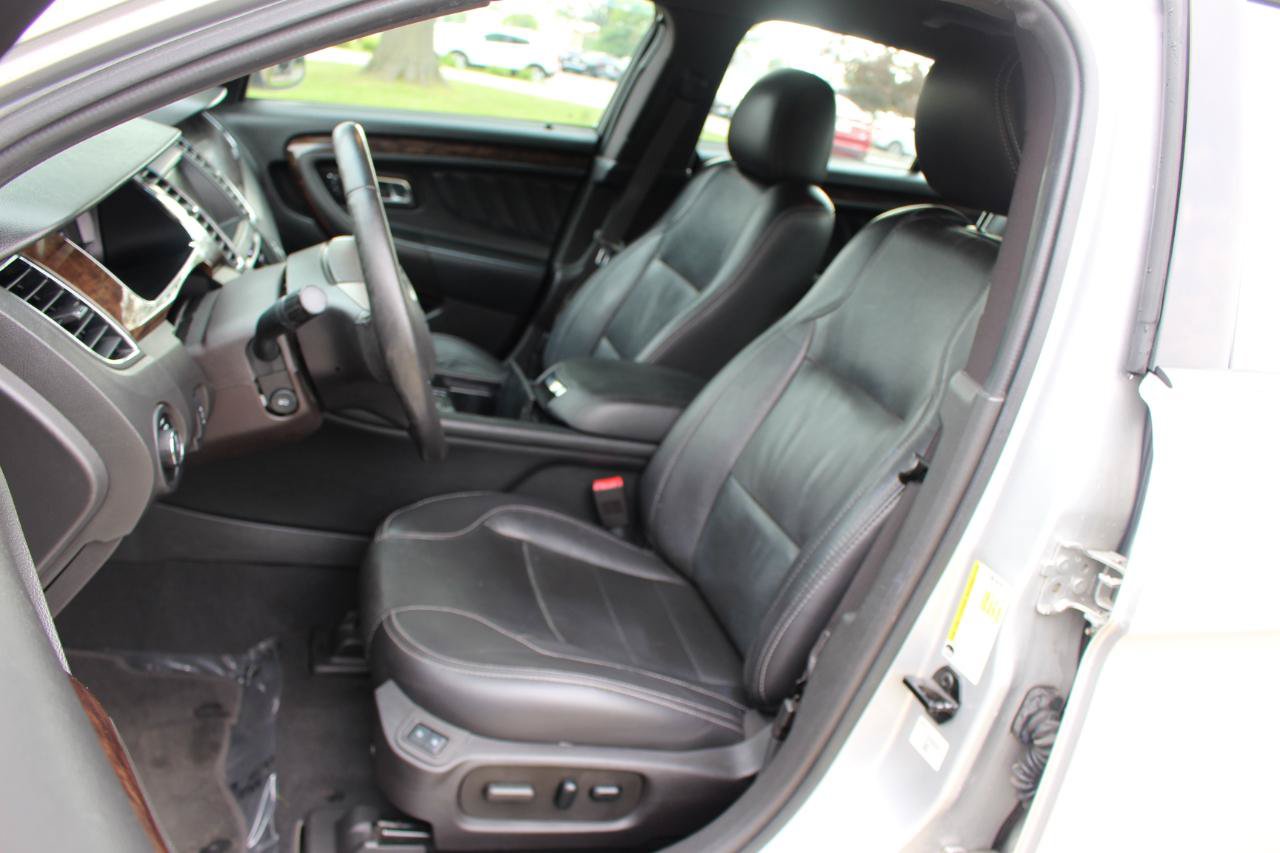 Used 2019 Ford Taurus Limited FWD image 16