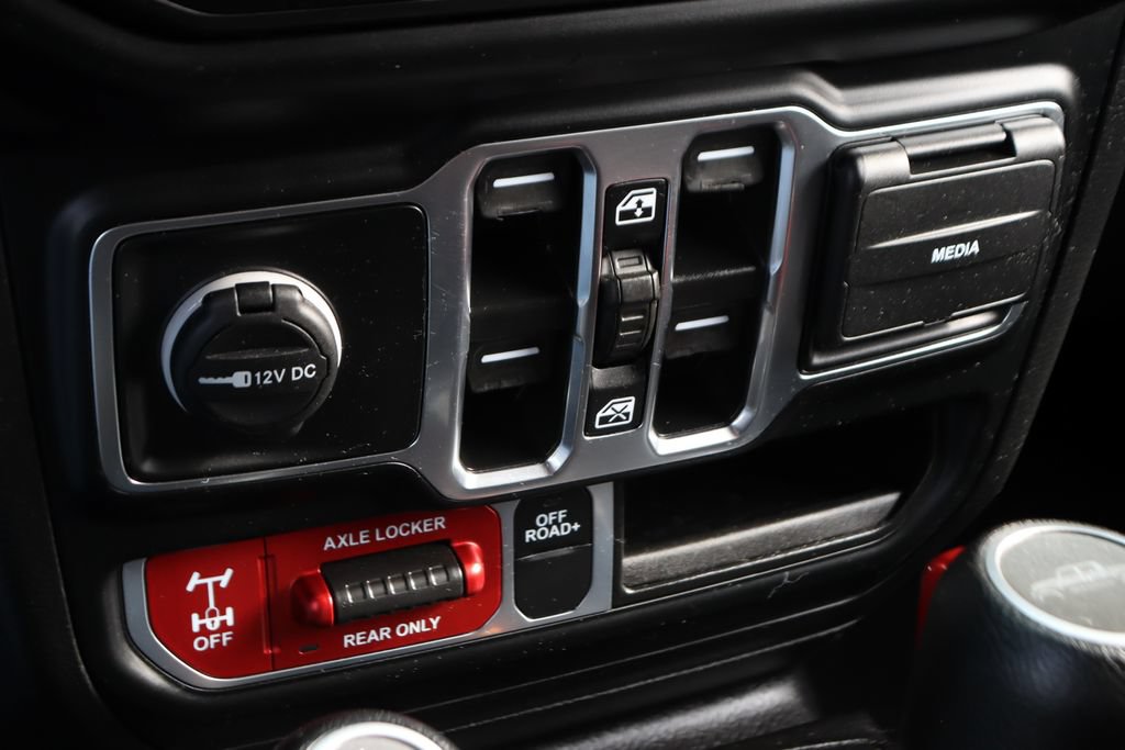 Used 2023 Jeep Gladiator Mojave w/ Trailer Tow Package AWD/4WD image 29