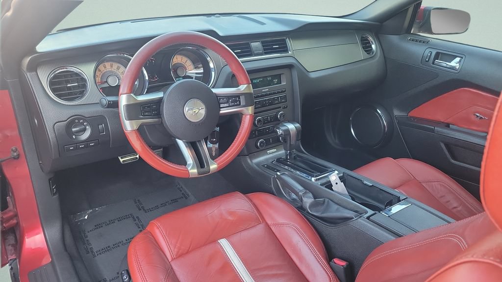 Used 2010 Ford Mustang GT Premium RWD image 10