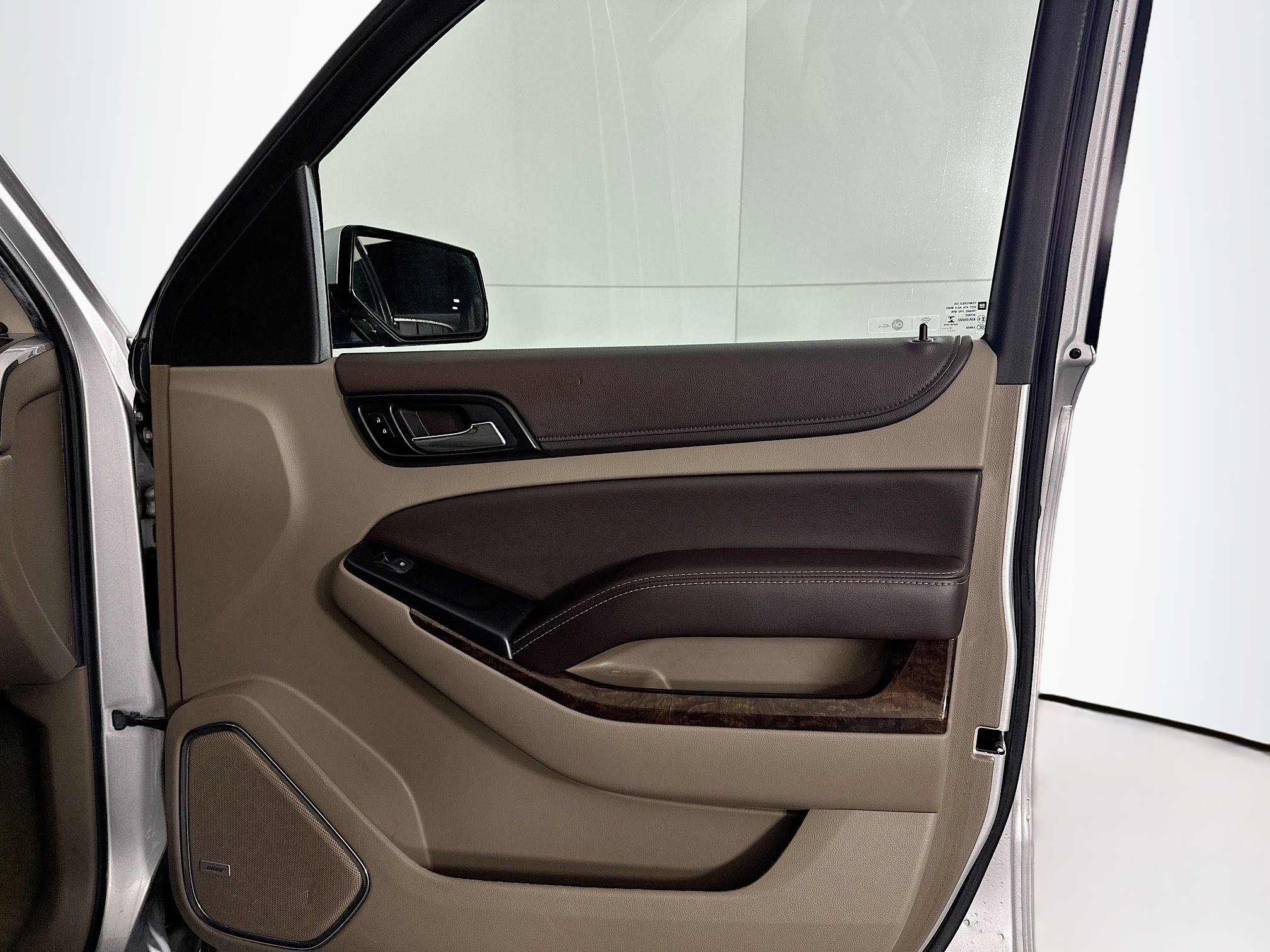 Used 2018 Chevrolet Suburban LT image 33