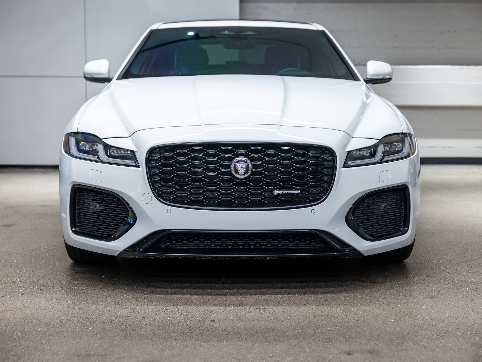 Used 2022 Jaguar XF R-Dynamic SE AWD/4WD image 11